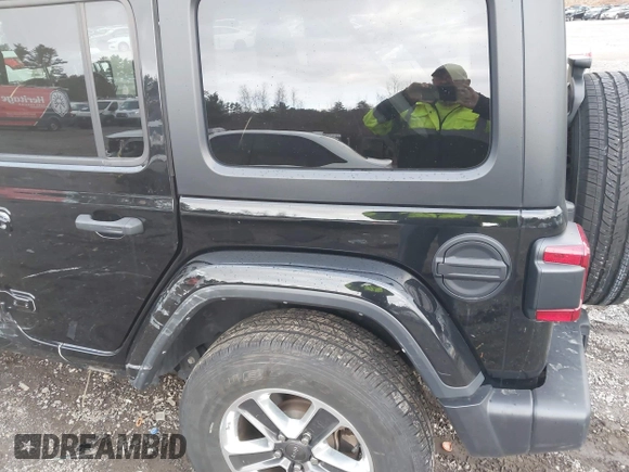 2022 Jeep Wrangler Unlimited Sahara with VIN 1C4HJXEG4NW186063, listed as a IAAI auction lot 40927600 with 22,430 mi miles and . Bid and sale history available at DreamBid. Image 6.