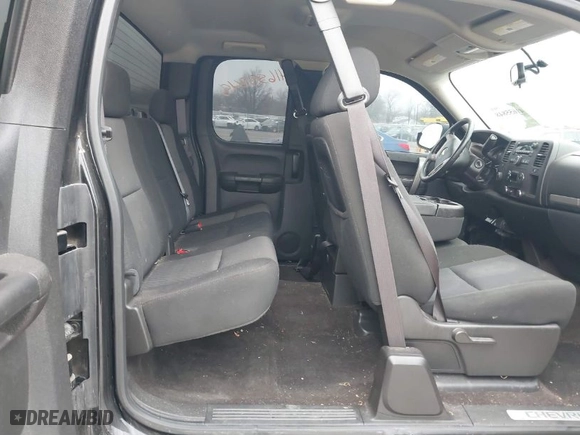 2013 Chevrolet Silverado 1500 LT with VIN 1GCRKSE70DZ255459, listed as a IAAI auction lot 41655848 with NaN miles. Bid and sale history available at carsss.com. Image 8.