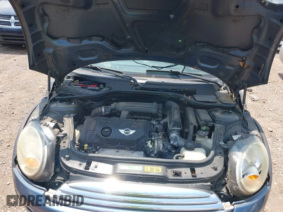 2009 MINI Convertible с VIN WMWMR33569TJ93991, выставлен на аукционе IAAI как лот 42382783 с пробегом Не указан миль и . История ставок и продаж доступна на DreamBid. Изображение 10.