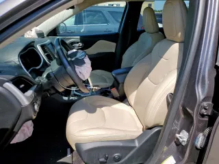 2018 Jeep Cherokee Limited z VIN 1C4PJLDX4JD556701, wystawiony jako Copart lot #58723505 z przebiegiem Nie podano mil oraz Szkoda całkowita • Salvage title. Historia ofert i sprzedaży dostępna na DreamBid. Obrazek 7.