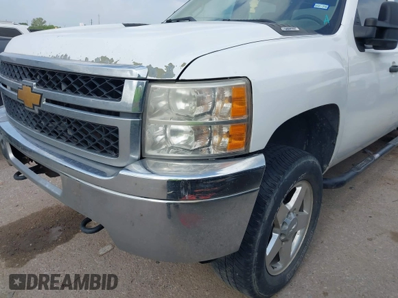 2013 Chevrolet Silverado 2500HD LT with VIN 1GC1CXCGXDF213053, listed as a IAAI auction lot 41938923 with 251,943 mi miles. Bid and sale history available at carsss.com. Image 6.