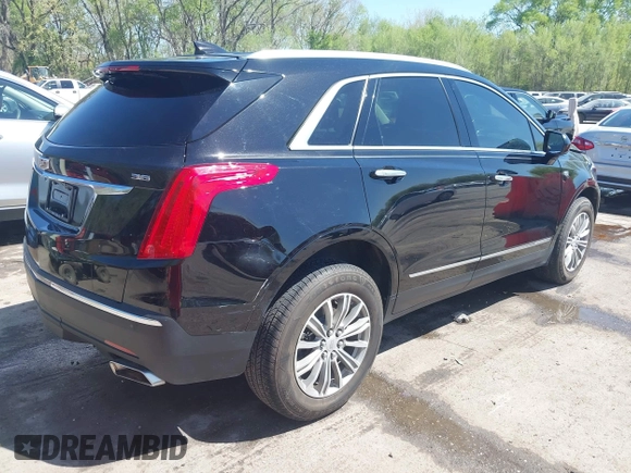 2017 Cadillac XT5 Luxury FWD z VIN 1GYKNBRS7HZ227732, wystawiony jako IAAI lot #42035099 z przebiegiem 76 260 mil mil oraz . Historia ofert i sprzedaży dostępna na DreamBid. Obrazek 4.