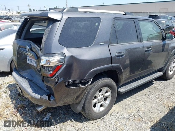 2020 Toyota 4Runner SR5 with VIN JTEZU5JRXL5219668, listed as a IAAI auction lot 42328511 with 99,970 mi miles and . Bid and sale history available at DreamBid. Image 4.