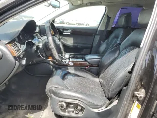2015 Audi A8 4.0T z VIN WAU32AFD1FN012156, wystawiony jako Copart lot #52759185 z przebiegiem 117 498 mil mil oraz Szkody całkowita. Historia ofert i sprzedaży dostępna na DreamBid. Obrazek 7.
