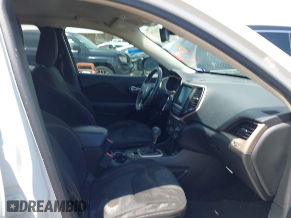 2017 Jeep Cherokee Latitude с VIN 1C4PJLCB7HW503379, выставлен на аукционе IAAI как лот 42590329 с пробегом 130 289 миль миль и . История ставок и продаж доступна на DreamBid. Изображение 5.