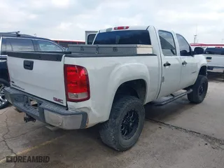 2008 GMC Sierra 1500 SLE1 with VIN 3GTEK13378G130943, listed as a IAAI auction lot 41502316 with 330,345 mi miles. Bid and sale history available at carsss.com. Image 4.