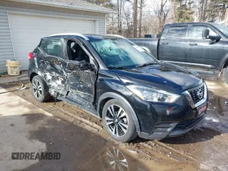 2020 Nissan Kicks SV with VIN 3N1CP5CV5LL496923, listed as a IAAI auction lot 41440962 with 89,782 mi miles. Bid and sale history available at carsss.com. Image 1.
