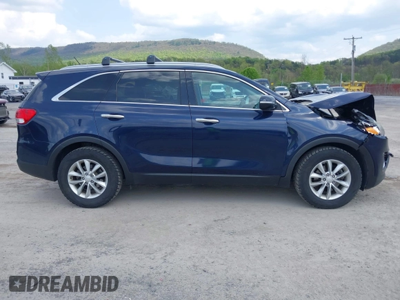 2017 Kia Sorento LX z VIN 5XYPG4A50HG290791, wystawiony jako IAAI lot #42148814 z przebiegiem 125 480 mil mil oraz . Historia ofert i sprzedaży dostępna na DreamBid. Obrazek 13.