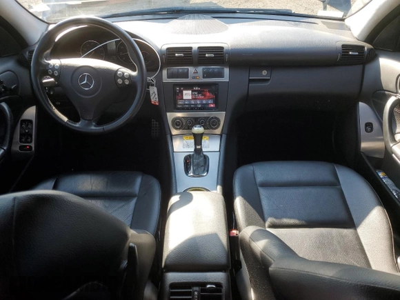 2006 Mercedes-Benz C 230 Sport с VIN WDBRF52H26F733046, выставлен на аукционе Copart как лот 60293425 с пробегом 63 258 миль миль и Списание • Salvage title. История ставок и продаж доступна на DreamBid. Изображение 8.