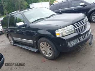 2010 Lincoln Navigator z VIN 5LMJJ2J53AEJ02588, wystawiony jako IAAI lot #42536669 z przebiegiem 176 490 mil mil oraz . Historia ofert i sprzedaży dostępna na DreamBid. Obrazek 1.