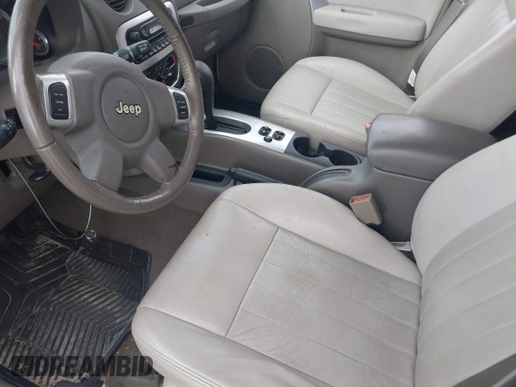 2005 Jeep Liberty Limited with VIN 1J4GK58K45W620070, listed as a IAAI auction lot 41212280 with 88,653 mi miles. Bid and sale history available at carsss.com. Image 13.