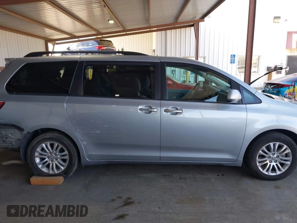 2015 Toyota Sienna XLE с VIN 5TDYK3DC9FS611086, выставлен на аукционе IAAI как лот 41970098 с пробегом 59 154 миль миль и . История ставок и продаж доступна на DreamBid. Изображение 14.