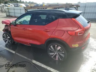 2022 Volvo XC40 Twin Plus z VIN YV4ED3UR4N2717241, wystawiony jako Copart lot #68005304 z przebiegiem Nie podano mil oraz Szkoda całkowita • Salvage title. Historia ofert i sprzedaży dostępna na DreamBid. Obrazek 2.