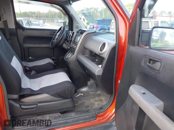 2005 Honda Element LX with VIN 5J6YH18325L010593, listed as a IAAI auction lot 41931020 with 208,741 mi miles and . Bid and sale history available at DreamBid. Image 5.