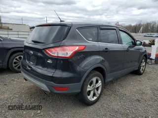 2014 Ford Escape SE with VIN 1FMCU9GX5EUC04135, listed as a Copart auction lot 53195365 with 139,814 mi miles and Clean Title. Bid and sale history available at carsss.com. Image 3.