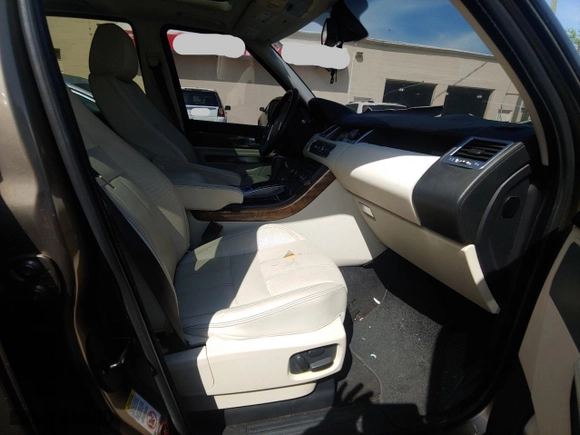 2012 Land Rover Range Rover Sport HSE LUX with VIN SALSK2D41CA746752, listed as a Copart auction lot 53968505 with 134,228 mi miles and Clean Title. Bid and sale history available at carsss.com. Image 5.