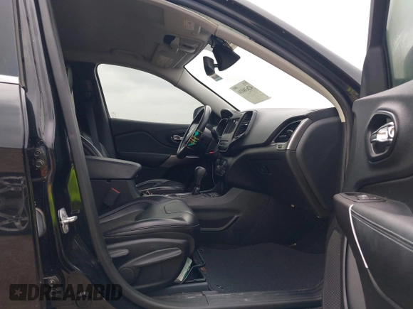 2019 Jeep Cherokee Latitude Plus with VIN 1C4PJLLB4KD176071, listed as a IAAI auction lot 42638016 with 99,401 mi miles and . Bid and sale history available at DreamBid. Image 5.