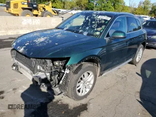 2020 Audi Q5 Premium with VIN WA1ANAFY4L2089986, listed as a Copart auction lot 60577382 with 30,040 mi miles. Bid and sale history available at carsss.com. Image 2.