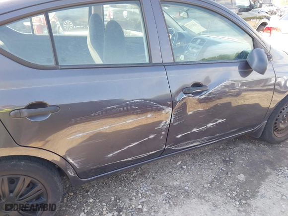 2015 Nissan Versa SV with VIN 3N1CN7AP4FL804691, listed as a IAAI auction lot 42023511 with 135,529 mi miles. Bid and sale history available at carsss.com. Image 6.