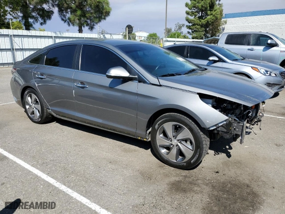 2017 Hyundai Sonata Plug-In Hybrid with VIN KMHE14L23HA075896, listed as a Copart auction lot 71070194 with 68,565 mi miles and Salvage Title. Bid and sale history available at carsss.com. Image 4.