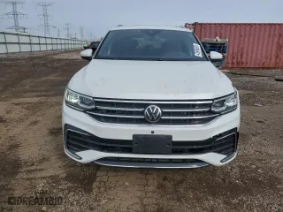 2022 Volkswagen Tiguan SEL R-Line with VIN 3VV4B7AX4NM103217, listed as a Copart auction lot 43906805 with 17,990 mi miles and Salvage Title. Bid and sale history available at carsss.com. Image 5.