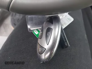 2025 Hyundai Elantra SEL Convenience z VIN KMHLS4DG4SU925278, wystawiony jako IAAI lot #42520321 z przebiegiem 13 936 mil mil oraz . Historia ofert i sprzedaży dostępna na DreamBid. Obrazek 11.