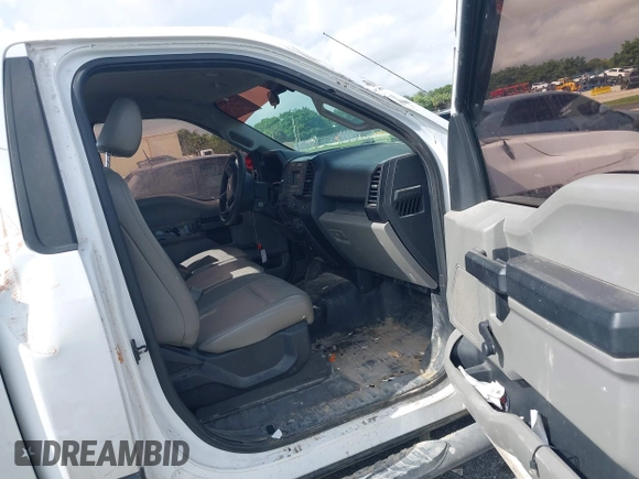 2018 Ford F-150 XL z VIN 1FTMF1CB4JKC60846, wystawiony jako IAAI lot #42759459 z przebiegiem 169 216 mil mil oraz . Historia ofert i sprzedaży dostępna na DreamBid. Obrazek 5.