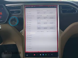 2016 Tesla Model X 70D z VIN 5YJXCAE23GF004285, wystawiony jako IAAI lot #42179024 z przebiegiem 108 472 mil mil oraz . Historia ofert i sprzedaży dostępna na DreamBid. Obrazek 7.