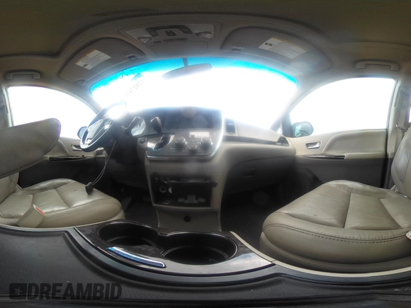 2016 Toyota Sienna XLE with VIN 5TDYK3DC0GS737600, listed as a IAAI auction lot 42027412 with 95,302 mi miles. Bid and sale history available at carsss.com. Image 19.