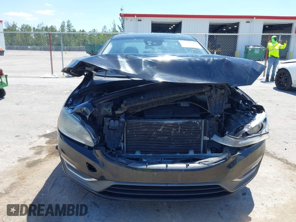 2014 Volvo S60 T5 with VIN YV1612FS1E2294154, listed as a IAAI auction lot 42046636 with 165,257 mi miles. Bid and sale history available at carsss.com. Image 13.