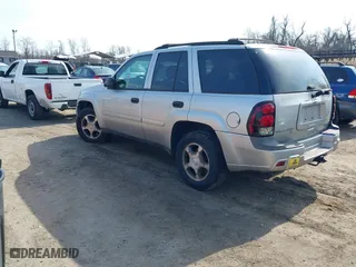 2008 Chevrolet TrailBlazer LT w/1LT with VIN 1GNDS13S882228009, listed as a IAAI auction lot 41726682 with 133,739 mi miles. Bid and sale history available at carsss.com. Image 3.