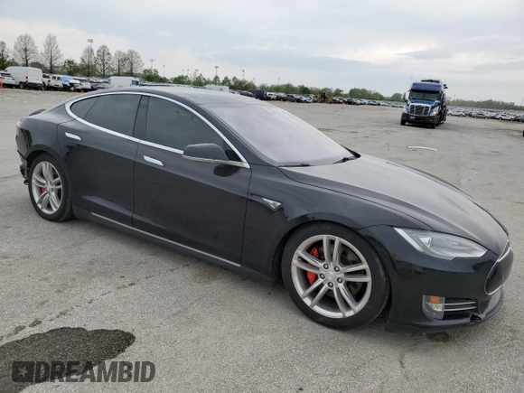 2015 Tesla Model S 85D with VIN 5YJSA1H42FF089907, listed as a Copart auction lot 53964335 with 70,386 mi miles and Salvage Title. Bid and sale history available at carsss.com. Image 4.