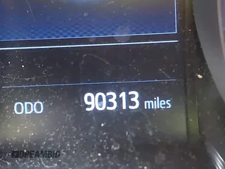 2020 Toyota C-HR LE z VIN NMTKHMBX9LR107762, wystawiony jako IAAI lot #42158899 z przebiegiem 90 313 mil mil oraz . Historia ofert i sprzedaży dostępna na DreamBid. Obrazek 7.