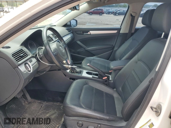 2013 Volkswagen Passat SE z VIN 1VWBH7A36DC086841, wystawiony jako Copart lot #60202355 z przebiegiem 147 359 mil mil oraz Szkoda całkowita • Salvage title. Historia ofert i sprzedaży dostępna na DreamBid. Obrazek 7.