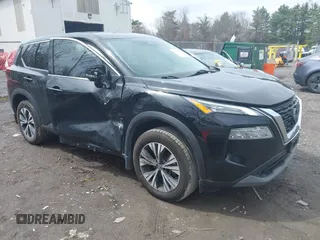 2021 Nissan Rogue SV z VIN 5N1AT3BB9MC832268, wystawiony jako IAAI lot #42007559 z przebiegiem 49 841 mil mil oraz . Historia ofert i sprzedaży dostępna na DreamBid. Obrazek 1.