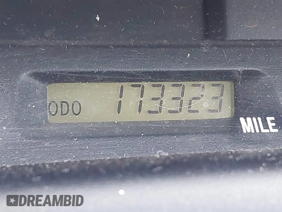 2003 Toyota Avalon XL with VIN 4T1BF28B13U285647, listed as a IAAI auction lot 41791156 with 173,323 mi miles and . Bid and sale history available at carsss.com. Image 7.