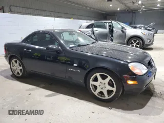 2000 Mercedes-Benz SLK-Class Kompressor with VIN WDBKK47F4YF165805, listed as a Copart auction lot 86942634 with 86,624 mi miles and Salvage Title. Bid and sale history available at carsss.com. Image 4.
