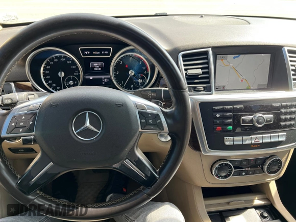 2013 Mercedes-Benz M 350 z VIN 4JGDA2EB9DA148518, wystawiony jako Copart lot #57175705 z przebiegiem 174 131 mil mil oraz Czysty tytuł • Clean title. Historia ofert i sprzedaży dostępna na DreamBid. Obrazek 7.