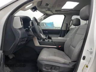 2024 Toyota Sequoia SR5 with VIN 7SVAAAAA5RX003159, listed as a Copart auction lot 45569285 with 17,581 mi miles and Salvage Title. Bid and sale history available at carsss.com. Image 7.