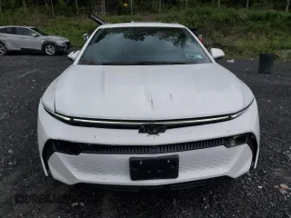 2024 Chevrolet Equinox EV LT z VIN 3GN7DLRP1RS260215, wystawiony jako Copart lot #56477025 z przebiegiem 7370 mil mil oraz Szkody całkowita. Historia ofert i sprzedaży dostępna na DreamBid. Obrazek 5.