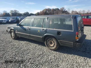 1988 Volvo 740 with VIN YV1FX8855J1173443, listed as a Copart auction lot 80750864 with 265,761 mi miles and Salvage Title. Bid and sale history available at carsss.com. Image 2.
