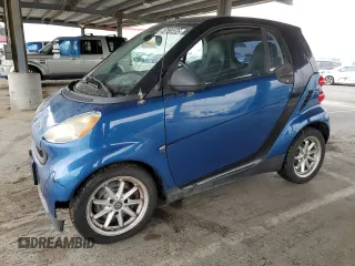 2008 Smart fortwo Pure z VIN WMEEJ31X98K106240, wystawiony jako Copart lot #46756535 z przebiegiem 113 587 mil mil oraz Szkody całkowita. Historia ofert i sprzedaży dostępna na DreamBid. Obrazek 1.
