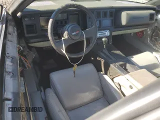 1986 Chevrolet Corvette z VIN 1G1YY0783G5107511, wystawiony jako Copart lot #49959345 z przebiegiem 40 375 mil mil oraz Szkoda całkowita • Salvage title. Historia ofert i sprzedaży dostępna na DreamBid. Obrazek 8.