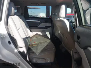 2015 Toyota Highlander LE with VIN 5TDBKRFH5FS115459, listed as a IAAI auction lot 41326097 with 158,574 mi miles. Bid and sale history available at carsss.com. Image 8.