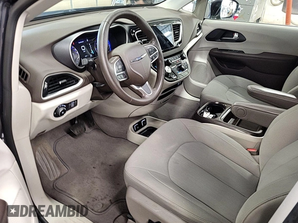 2020 Chrysler Pacifica Touring with VIN 2C4RC1FG5LR216106, listed as a IAAI auction lot 42449069 with 76,367 mi miles and . Bid and sale history available at DreamBid. Image 1.