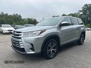 2019 Toyota Highlander LE with VIN 5TDBZRFH9KS945111, listed as a IAAI auction lot 42727416 with 179,416 mi miles and . Bid and sale history available at DreamBid. Image 2.