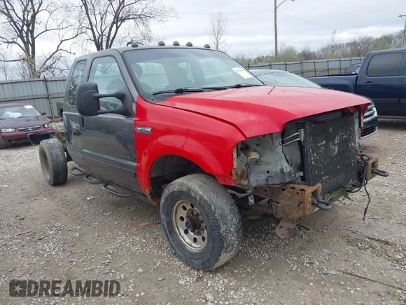 2003 Ford Super Duty F-250 XL with VIN 1FTNX21F33EA47739, listed as a IAAI auction lot 41914651 with 300,398 mi miles. Bid and sale history available at carsss.com. Image 1.