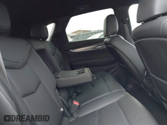 2021 Cadillac XT5 FWD Luxury with VIN 1GYKNAR47MZ121920, listed as a IAAI auction lot 41868087 with 38,315 mi miles. Bid and sale history available at carsss.com. Image 8.