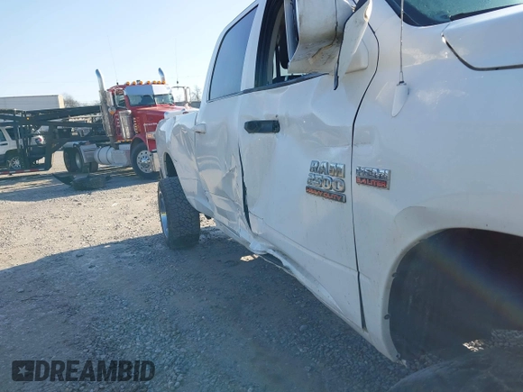 2018 Ram 2500 Tradesman с VIN 3C6UR5HJ0JG216906, выставлен на аукционе IAAI как лот 41409441 с пробегом 122 401 миль миль и . История ставок и продаж доступна на DreamBid. Изображение 6.