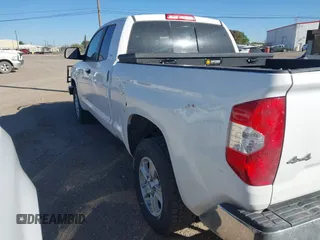 2016 Toyota Tundra 4WD Truck SR with VIN 5TFUW5F1XGX539529, listed as a IAAI auction lot 42044488 with 271,734 mi miles. Bid and sale history available at carsss.com. Image 3.